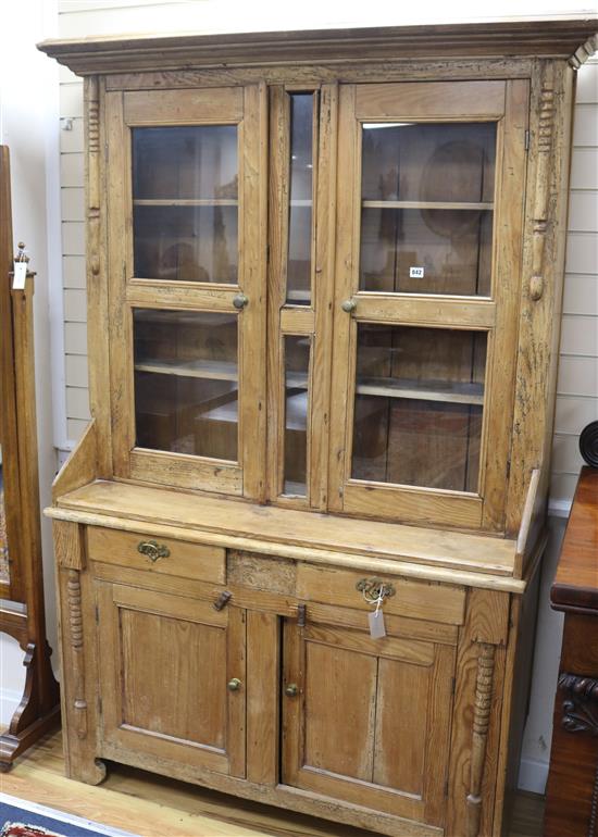 An antique pine dresser, W.124cm
